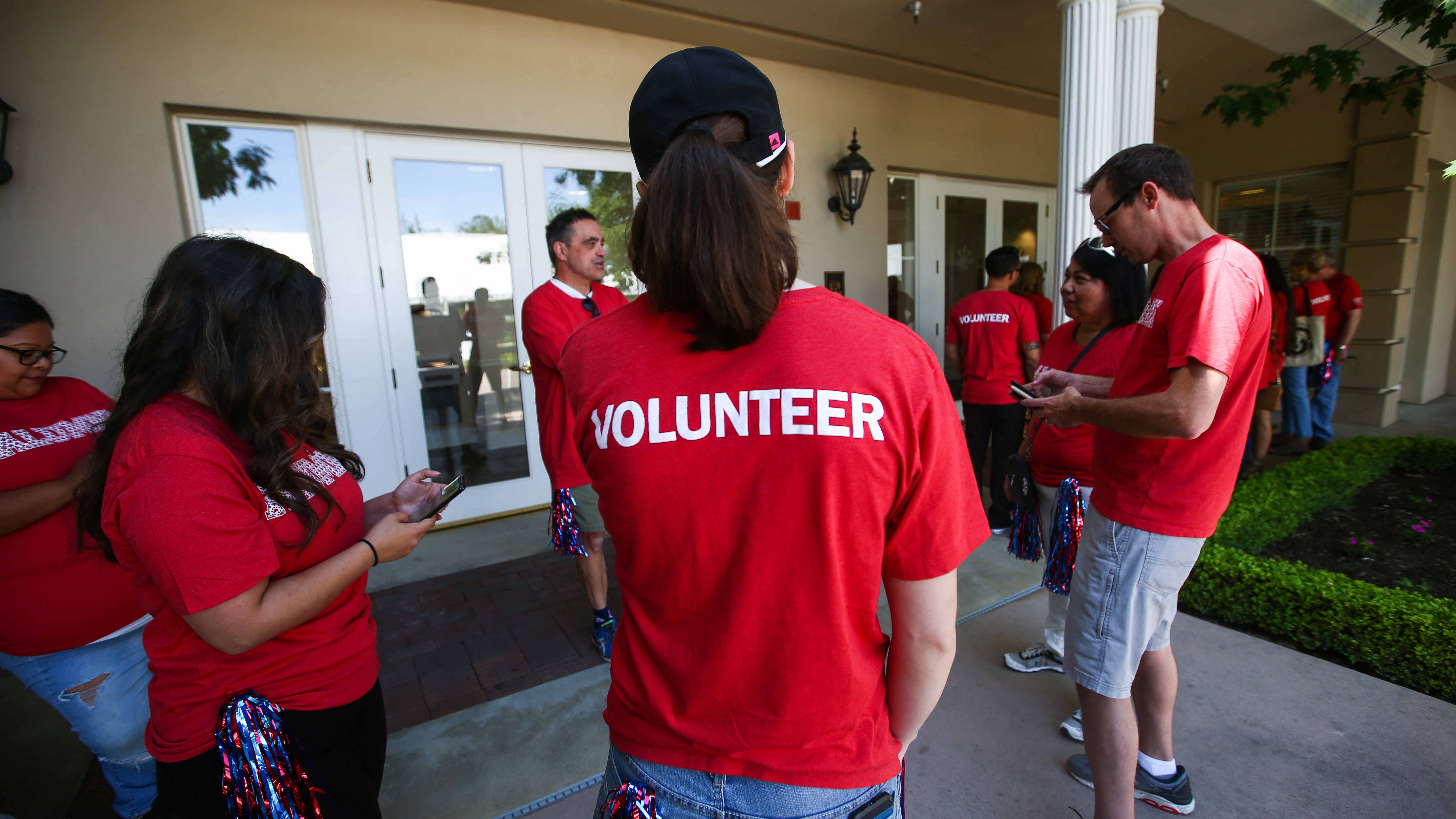 Volunteer Group of volunteers at Alumni House